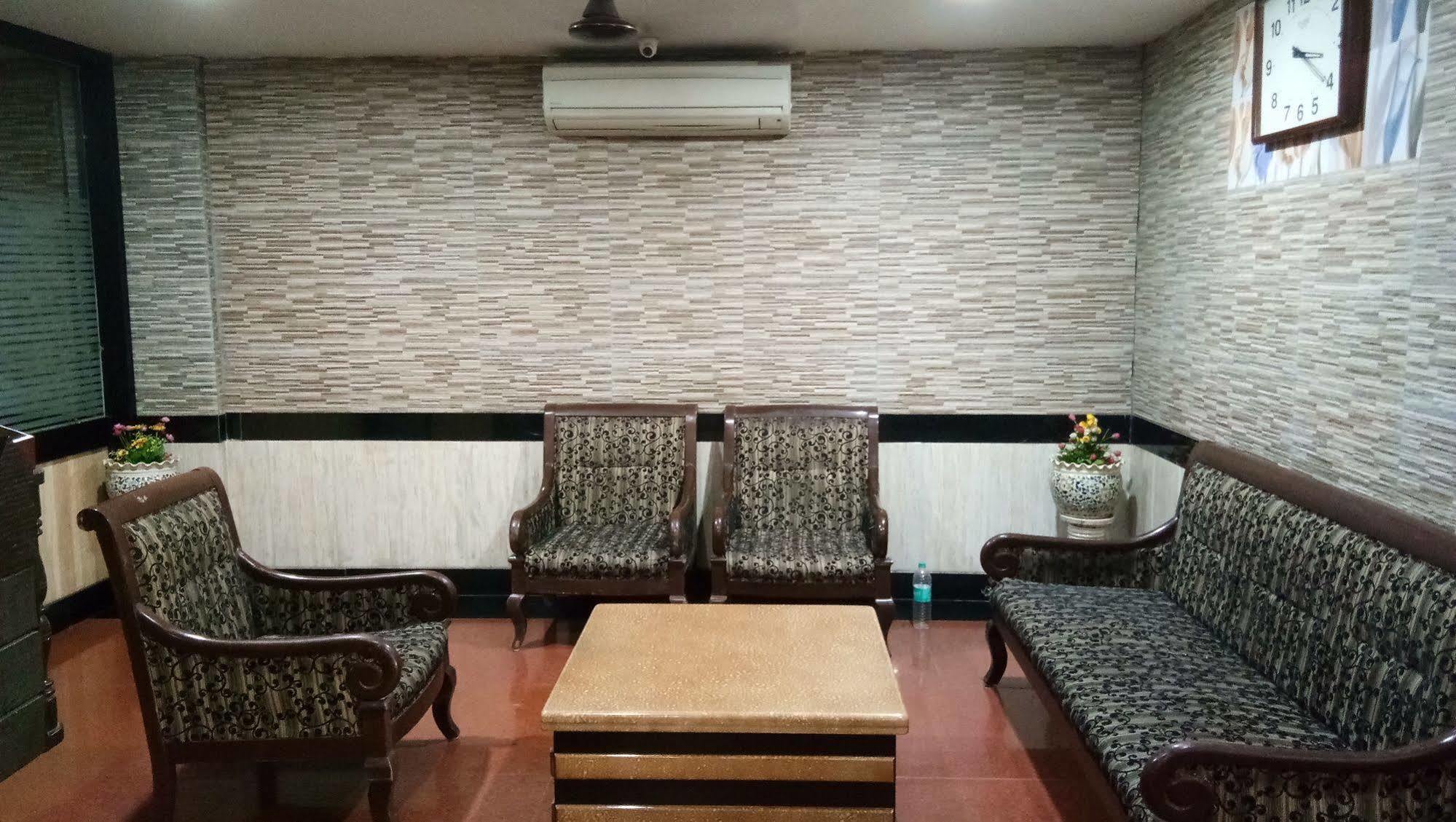 Hotel Arch Manor Deluxe Bhopal Exterior foto